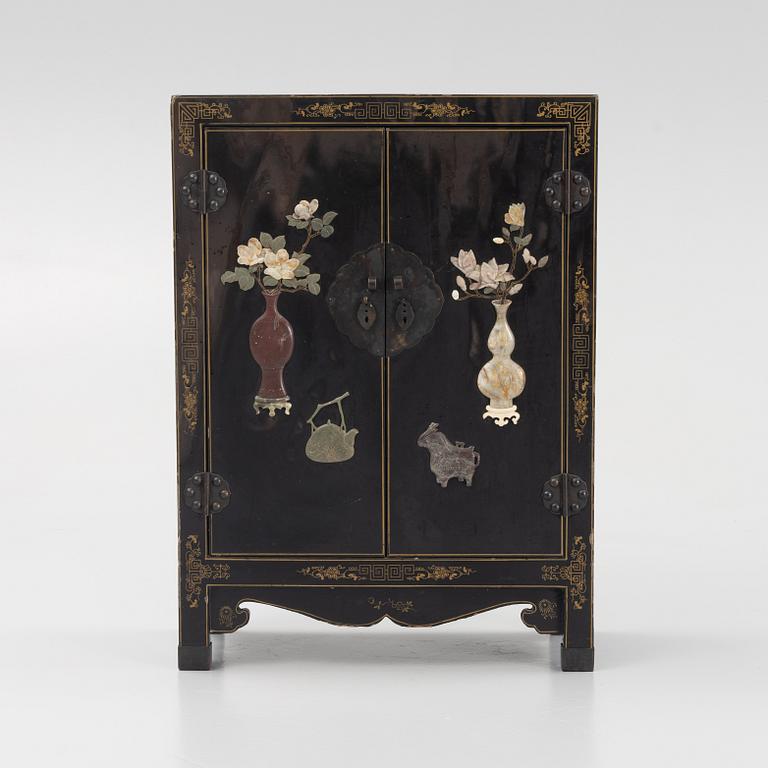 Skåp, Kina, 1900-tal.