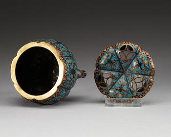 RÖKELSEKAR med LOCK, cloisonné. Qing dynastin, Jiaqing (1796-1820).