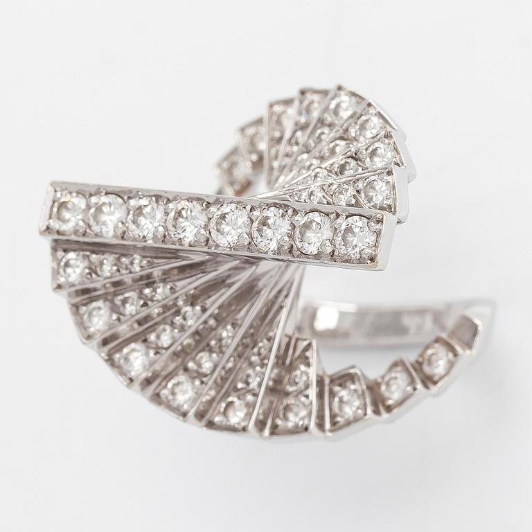 Alain Roure, ring "Steps", 18K vitguld med diamanter ca 2.04 ct totalt. Frankrike.