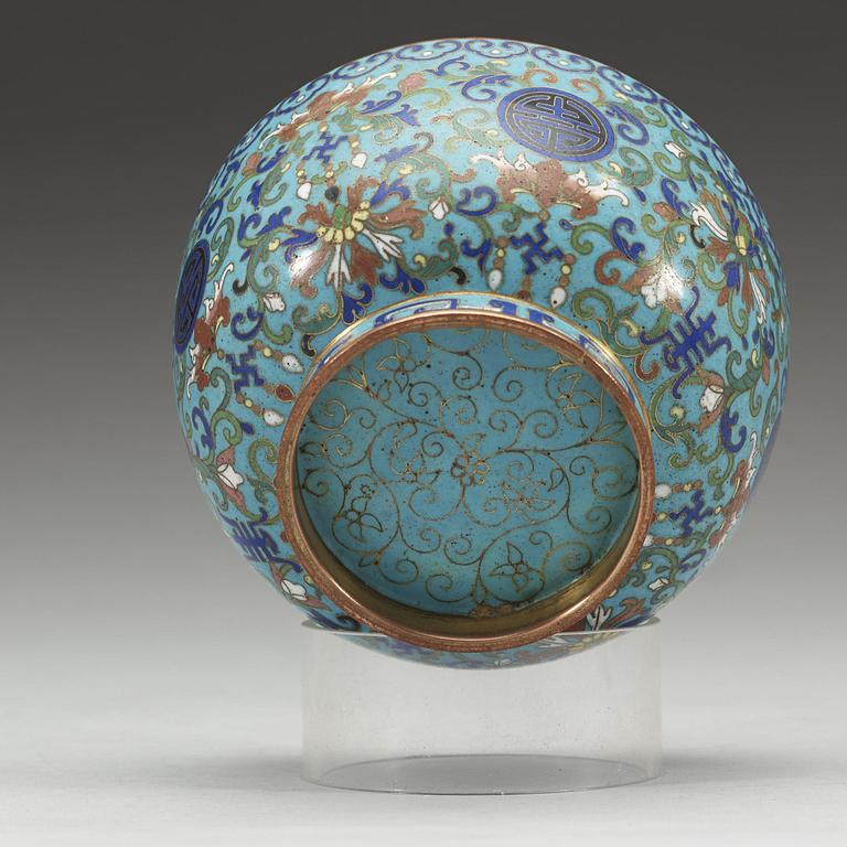 A cloisonné bowl, Qing dynasty.