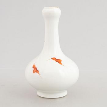 A famille rose vase, Qing dynasty, 19th century, also a jar with cover 20th century.