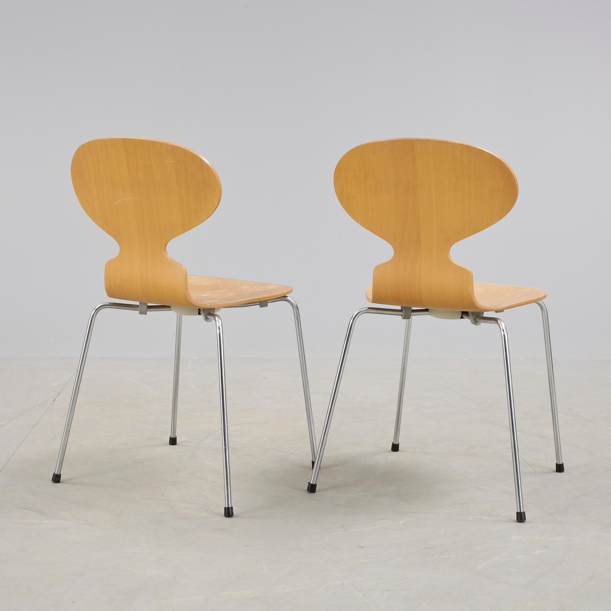 STOLAR, ett par, "Myran", Arne Jacobsen, Fritz hansen, Danmark, 1900-tal.