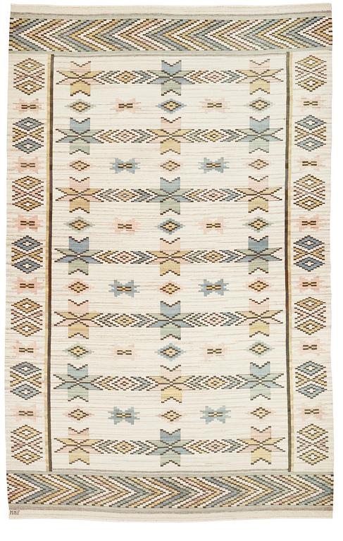 CARPET. "Vit botten". Flat weave. 482 x 301 cm. Signed MMF.