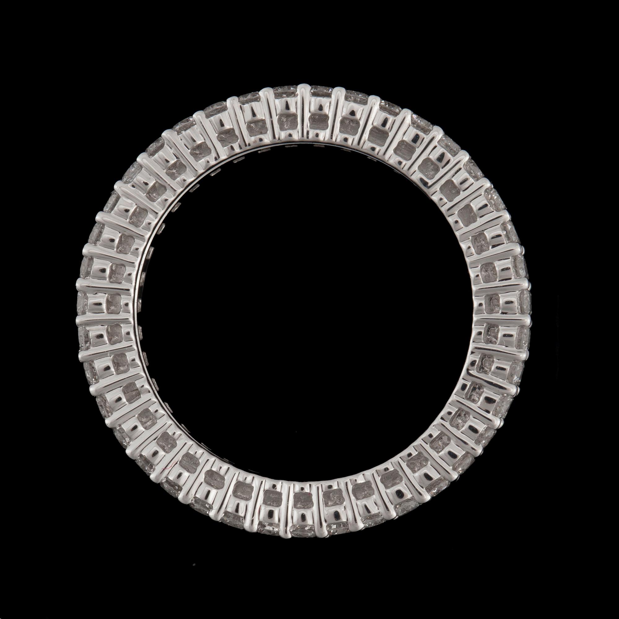 A diamond, circa 2.80 cts in total, ring.