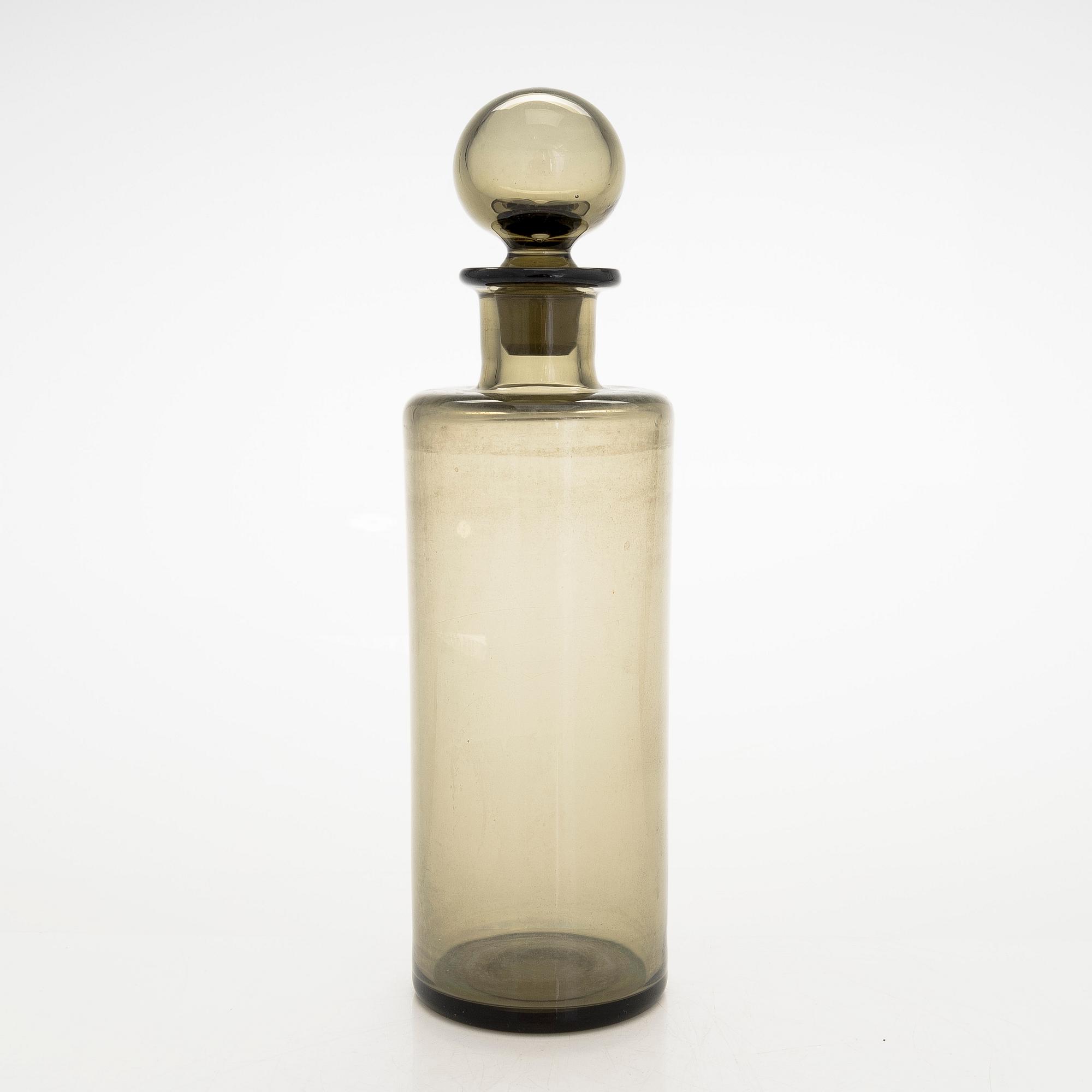 Saara Hopea, karaff, modell 1518 och dricksglas, 10 st modell 2702, Nuutajärvi Notsjö. I produktion 1956-1966.