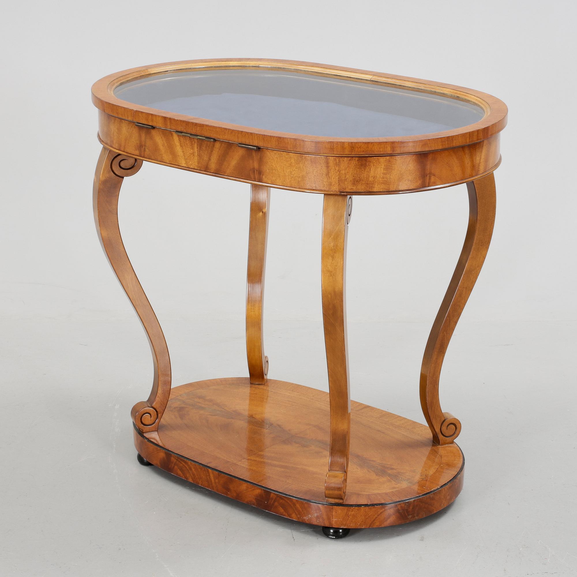 MONTERBORD, kring sekelskiftet 1800/1900.