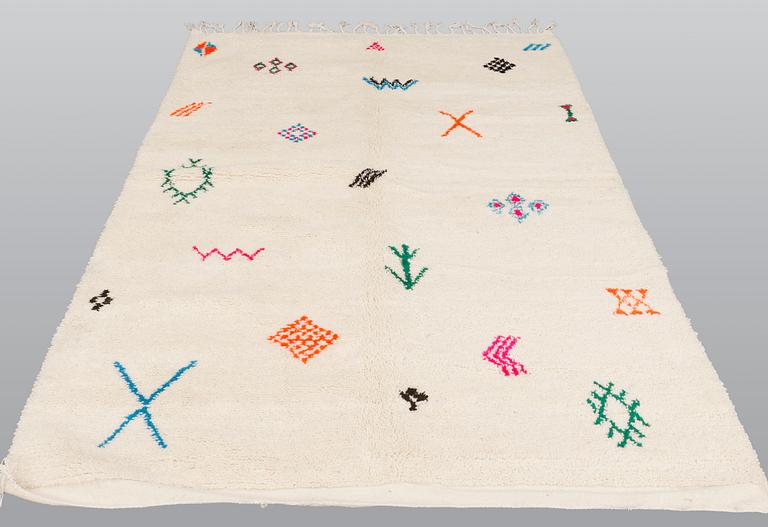 A carpet, Morocco, ca 265 x 162 cm.