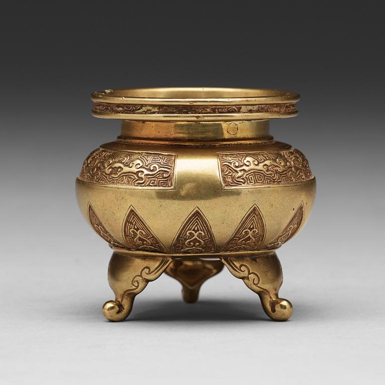 RÖKELSEKAR, brons. Qingdynastin (1644-1912).