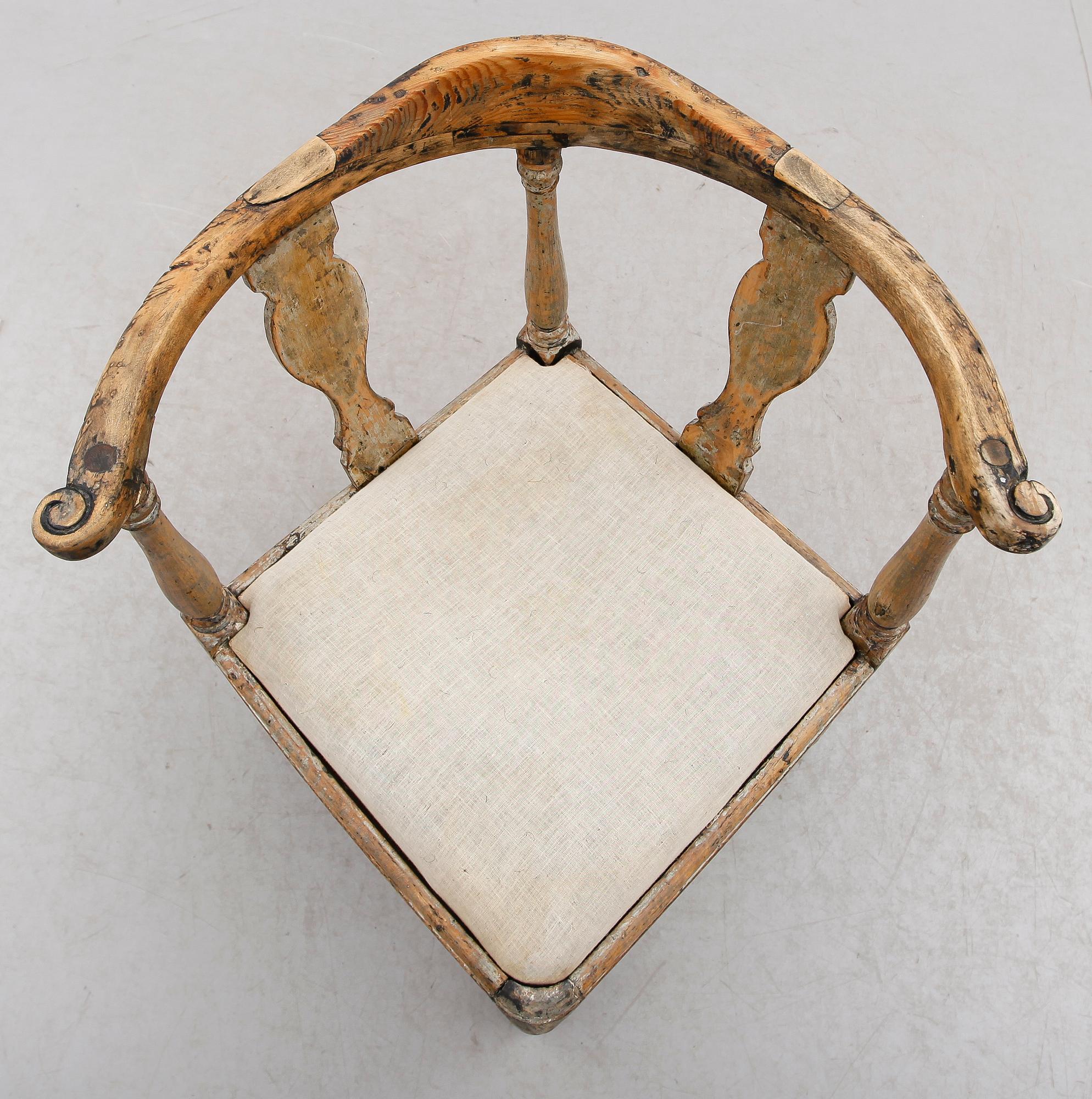 PUDERSTOL, gustaviansk, 1700-talets andra hälft.
