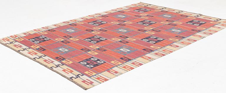 Märta Måås-Fjetterström, a carpet, "Röda Esset", flat weave, ca 299 x 209 cm, signed AB MMF.