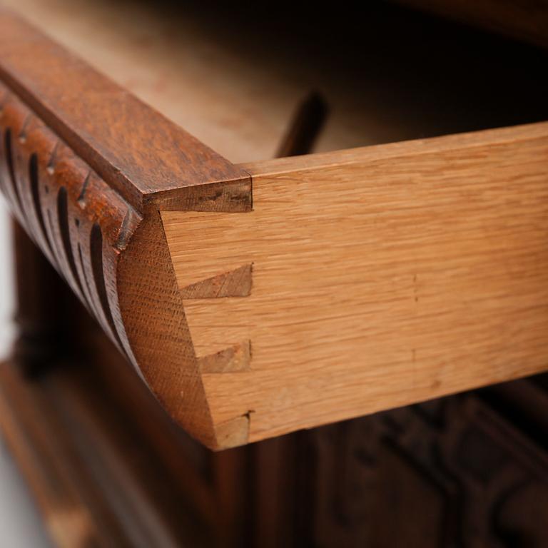 SKÅP/BOKSKÅP, omkring år 1900.