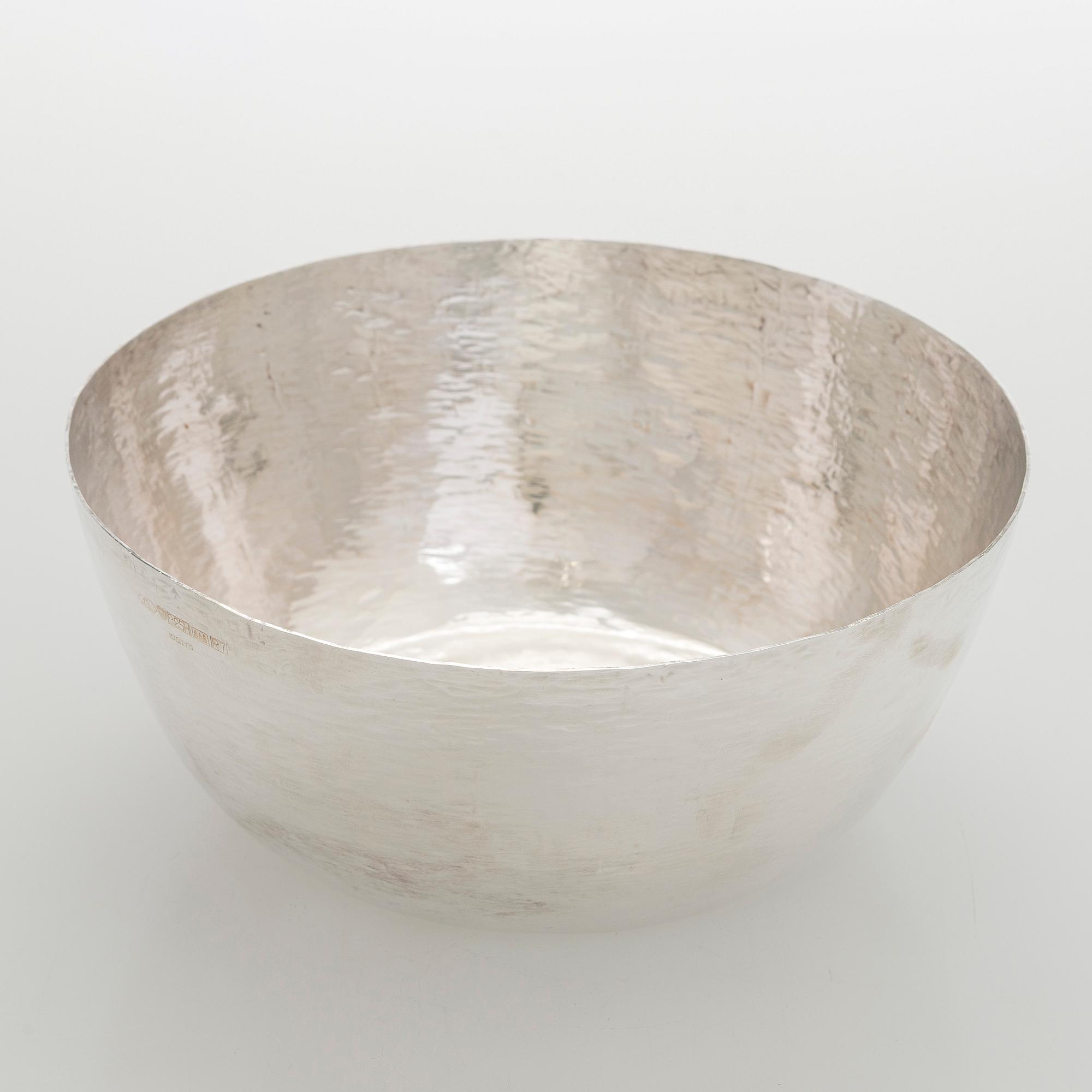 Tapio Wirkkala, malja, sterlinghopeaa, Kultakeskus, Hämeenlinna 1970.