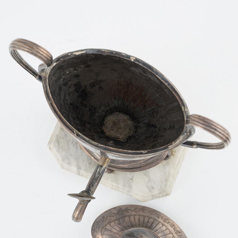 A silver plated samovar, around the year 1900.