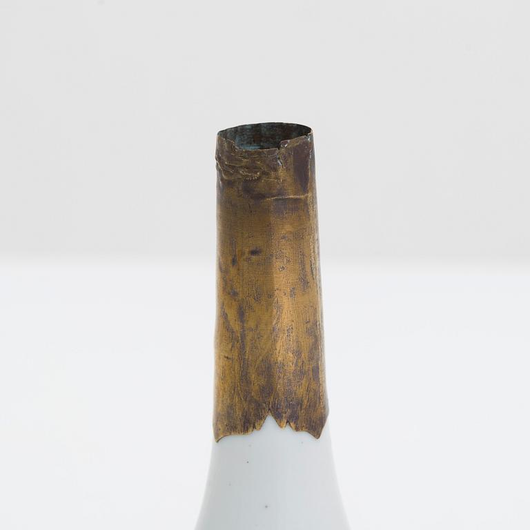 Stekfat, porslin, kompaniporslin, Qingdynastin, Qianglong (1736-1795) och vas, porslin, Kangxi.