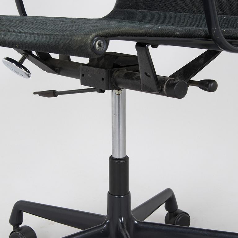Charles & Ray Eames, kontorsstol, "EA 108" för Vitra.