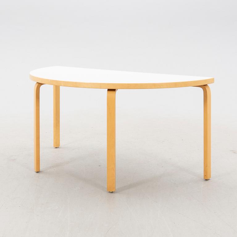 Alvar Aalto,  bord modellnr 95, Finland 2000-tal.