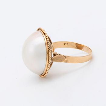 Ring and earrings 18K gold with mabé pearls approx 20 mm, ring size approx 52.