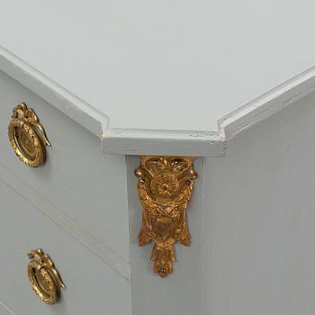 A painted Gustavian style chest of drawers, 20th Century.