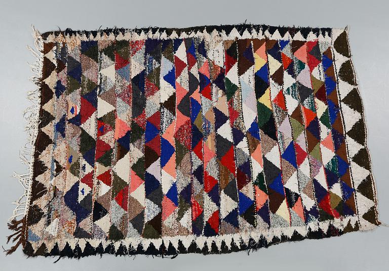 MATTA, orientalisk, modern tillverkning, ca 220 x 150 cm.