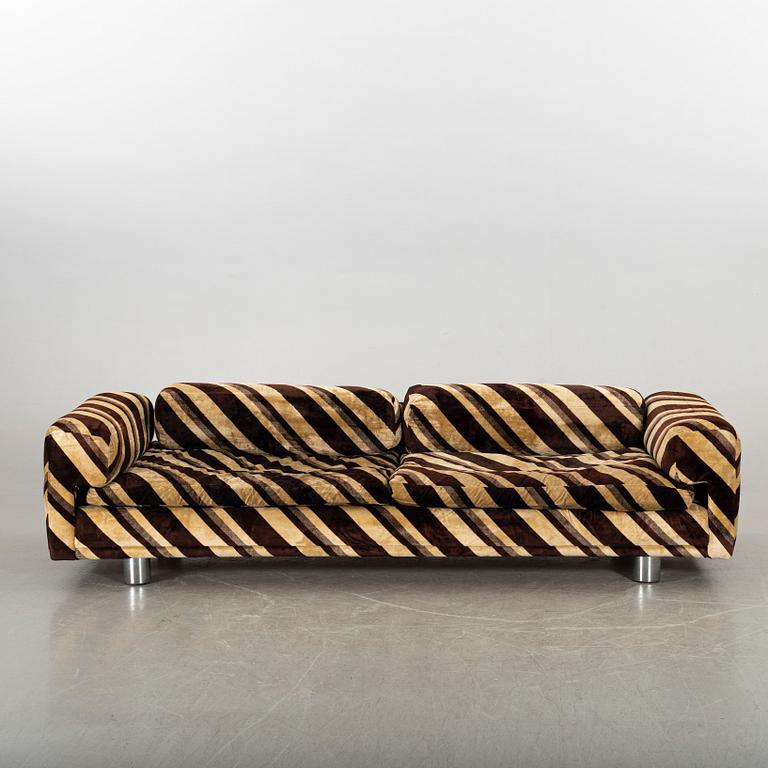 A 1970s HK FURNITURE DIPLOMAT SOFA, ENGLAND.
