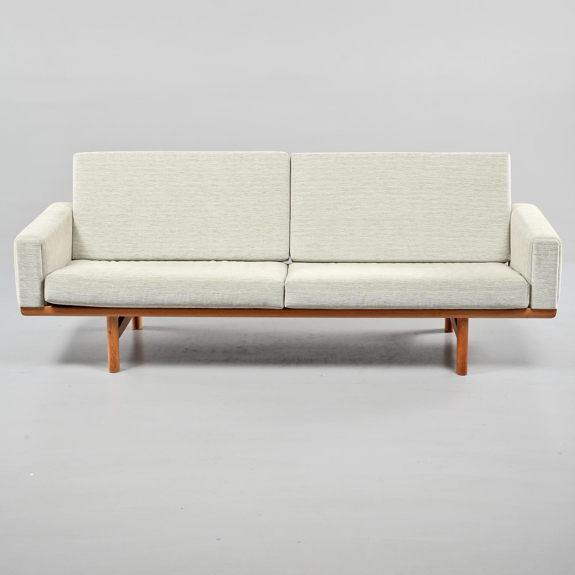 SOFFA, "GE 236", Hans J Wegner, 1900-talets andra hälft.