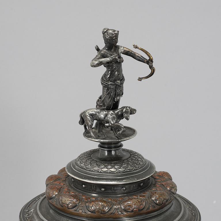 A silver plated cup with lid, WMFB (Würtembergische Metallwarenfabrik), late 19th century.