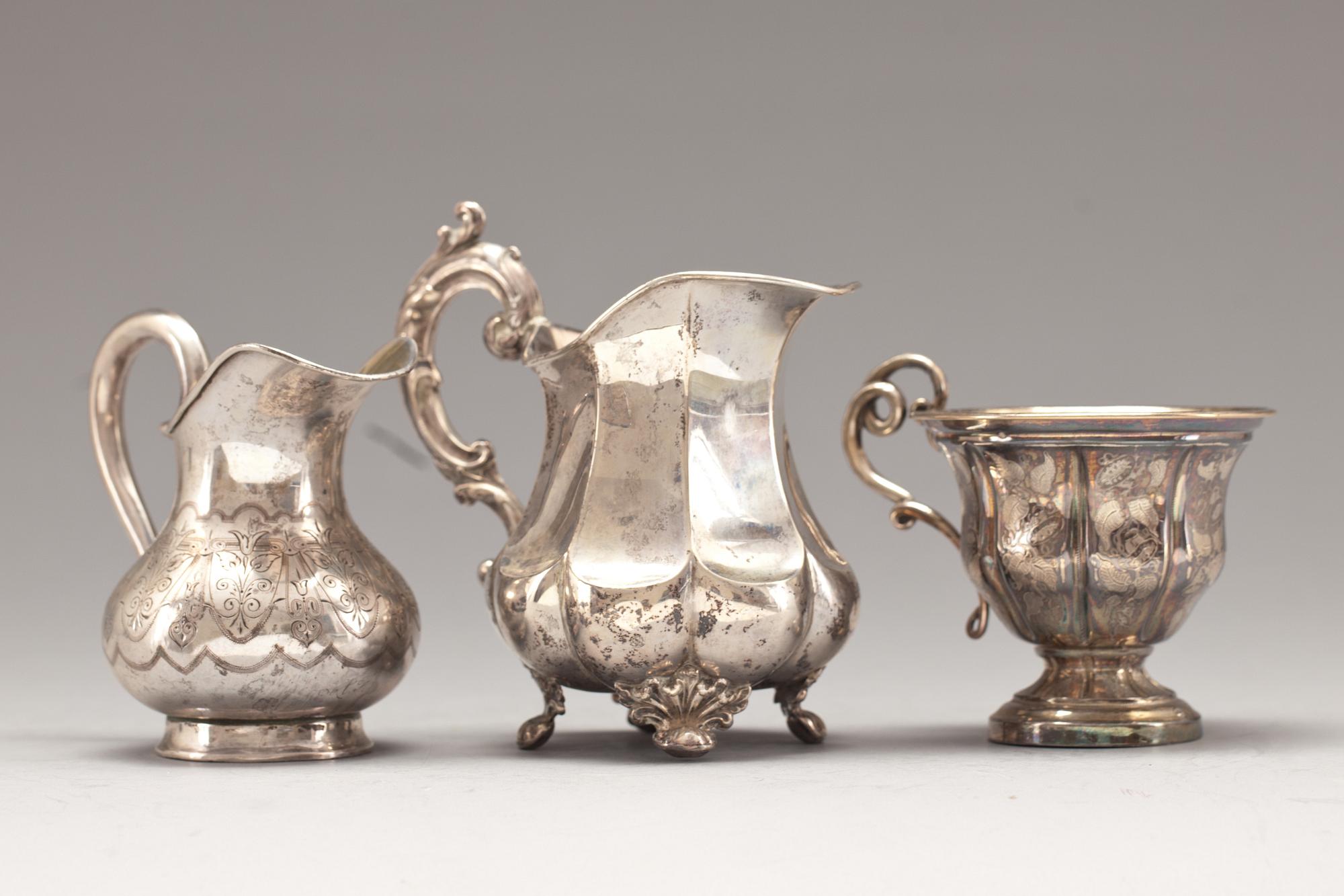 GRÄDDKANNA, 2 st samt SKÅL, silver, 1800/1900-tal. Vikt ca 380 g.