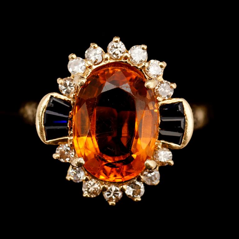 RING, 18 k guld, med citrin, safirer och briljanter.