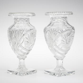 URNOR, 2 st, kristallglas, 1900-talets början.