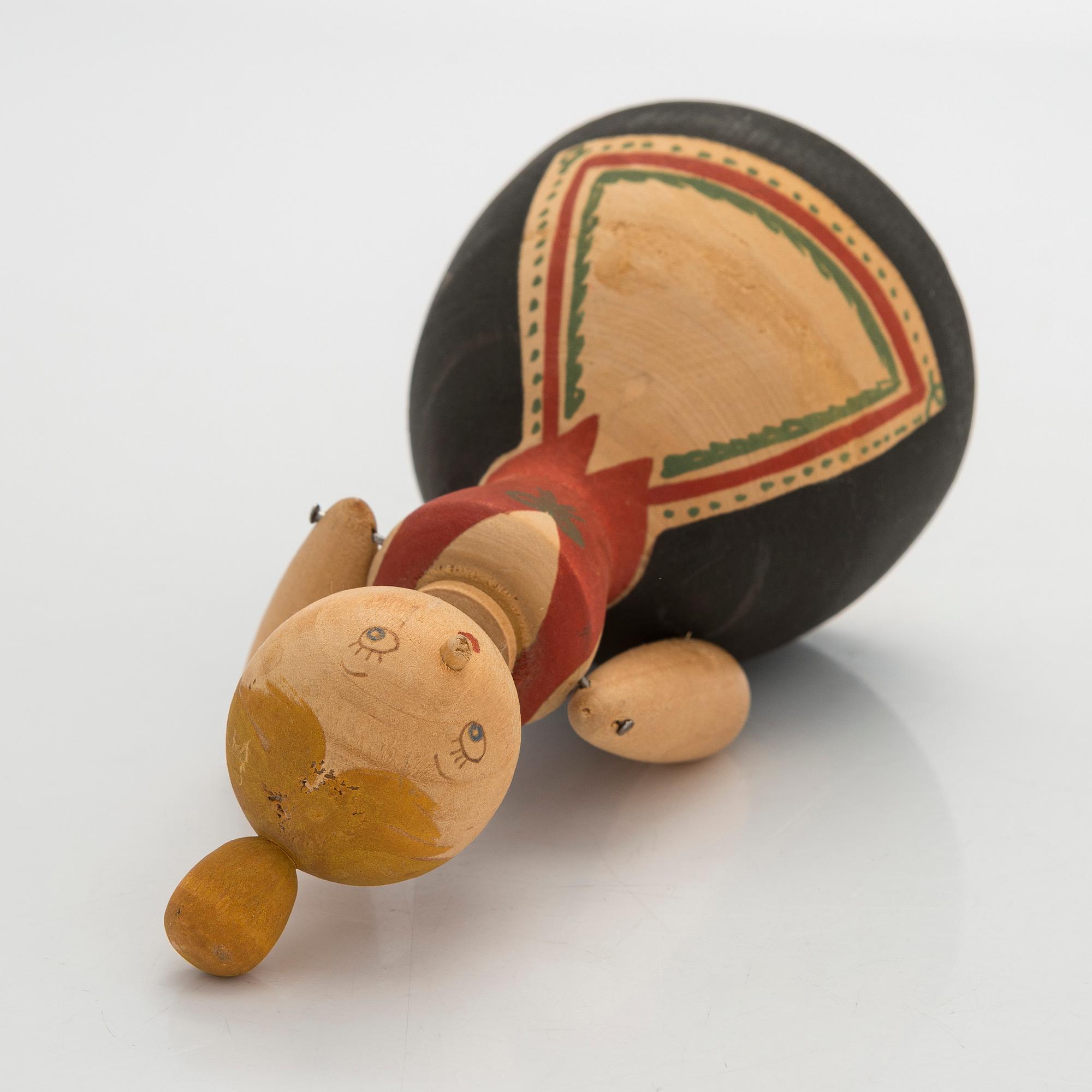 Kaj Franck, A 1940s wooden doll "Toto".