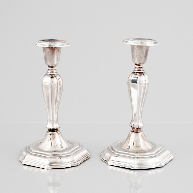 CG Hallberg, ljusstakar, ett par, sterlingsilver, Stockholm 1960.