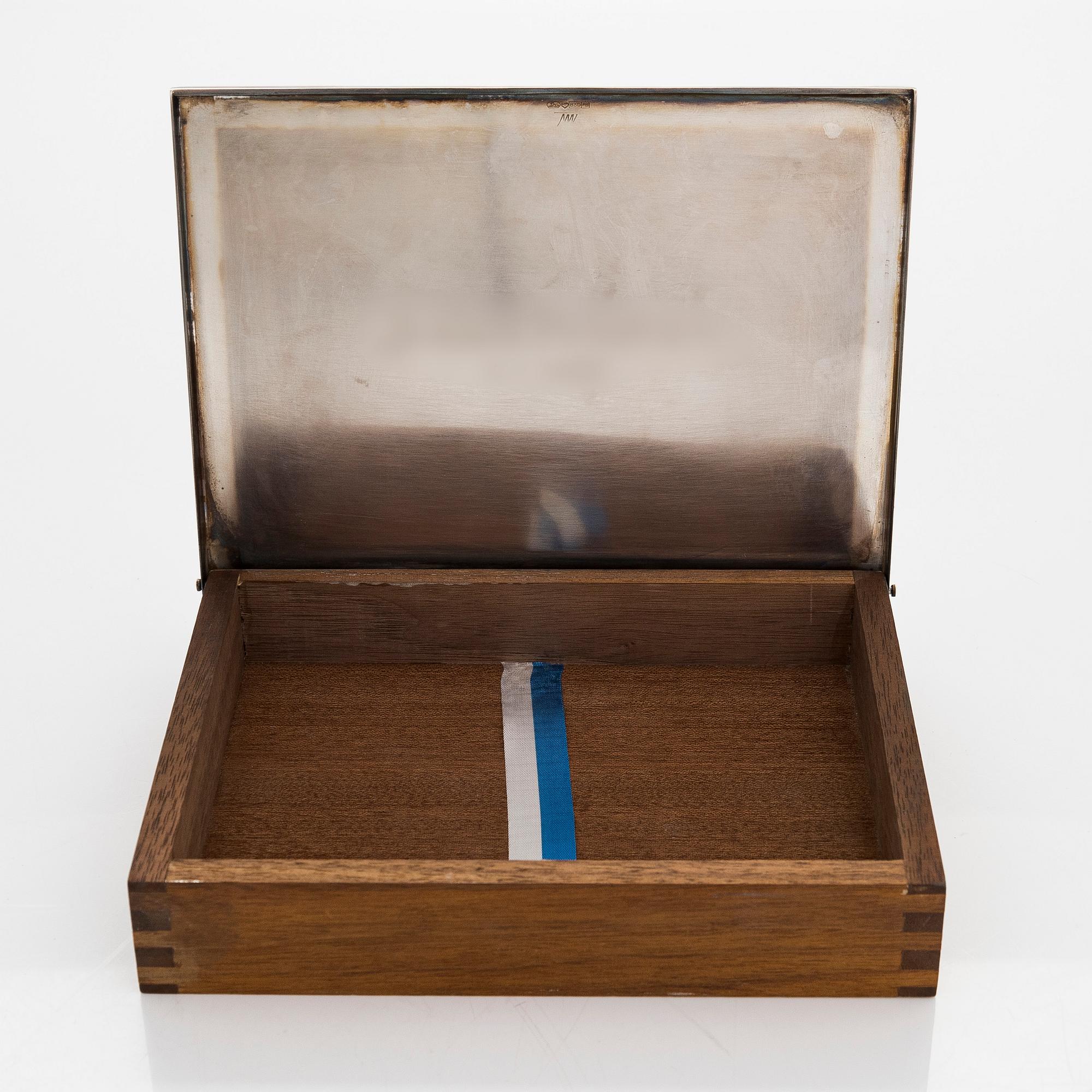 Tapio Wirkkala, a silver lidded wooden box, Kultakeskus, Hämeenlinna 1983.