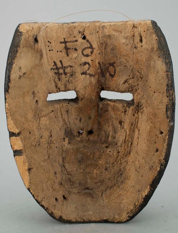 SOLFJÄDER, taft och trä, 1800-tal samt MASK, trä.