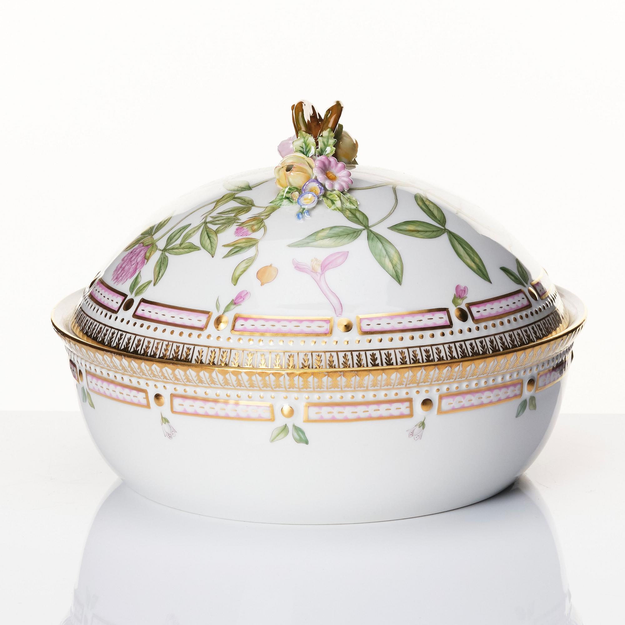 Karott med lock, porslin. Royal Copenhagen, "Flora Danica", Danmark, 1900-tal.