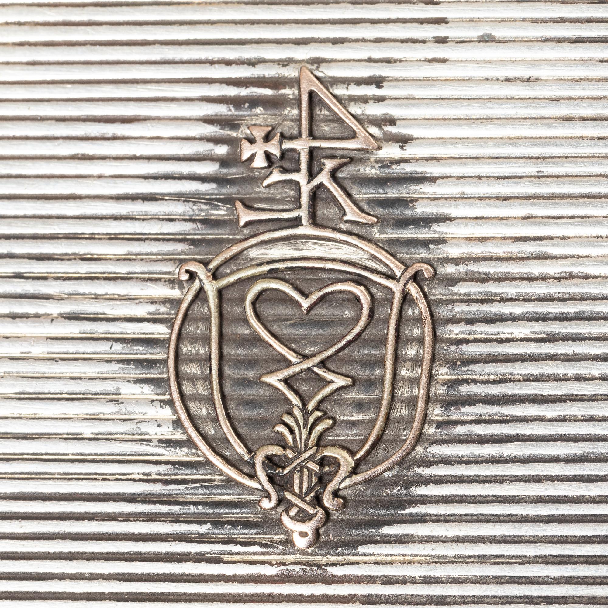 A Russian silver cigarette case, silver, St Petersburg, 1908-1926.