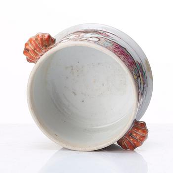A famille rose miniature tureen with cover, Qing dynasty, Yongzheng (1723-35).