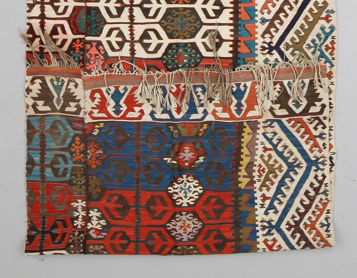 MATTA, Kelim. Ca 390 x 114 cm.