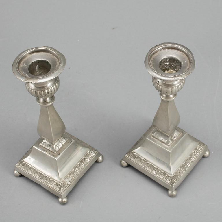 LJUSSTAKAR, ett par, tenn, Mathias Norling, Jönköping, 1842.