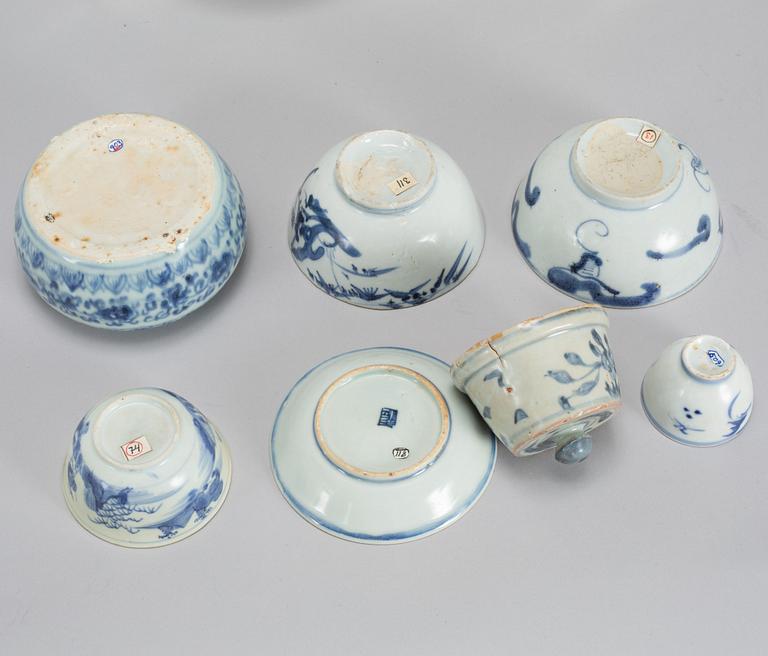 A group of 12 ceramics, Mostly Ming/Qing dynasty, 16-17th century, also 20th century.