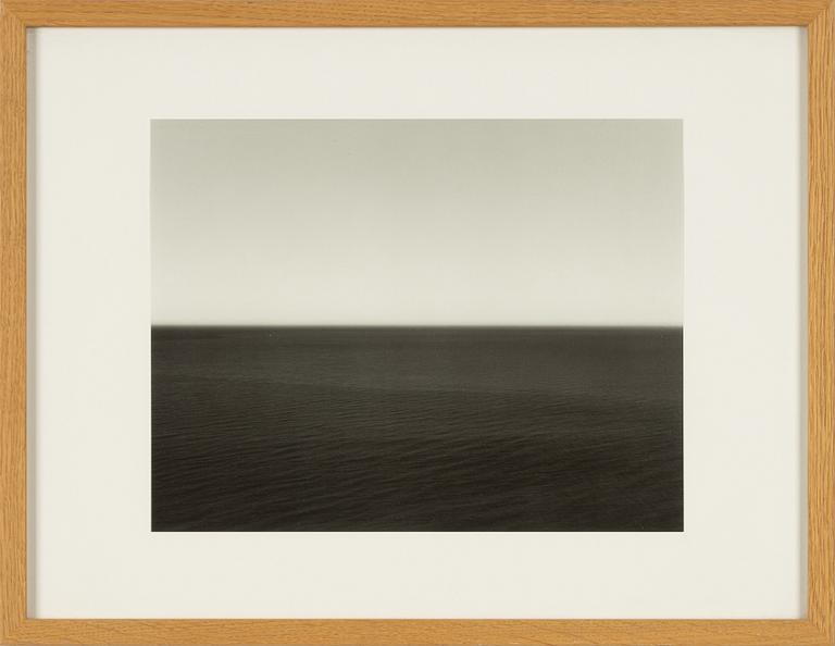 Hiroshi Sugimoto, "South Pacific Ocean Maraenui 1990".