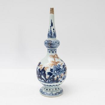 Water dropper, porcelain, Qing dynasty, Qianlong (1736-95).