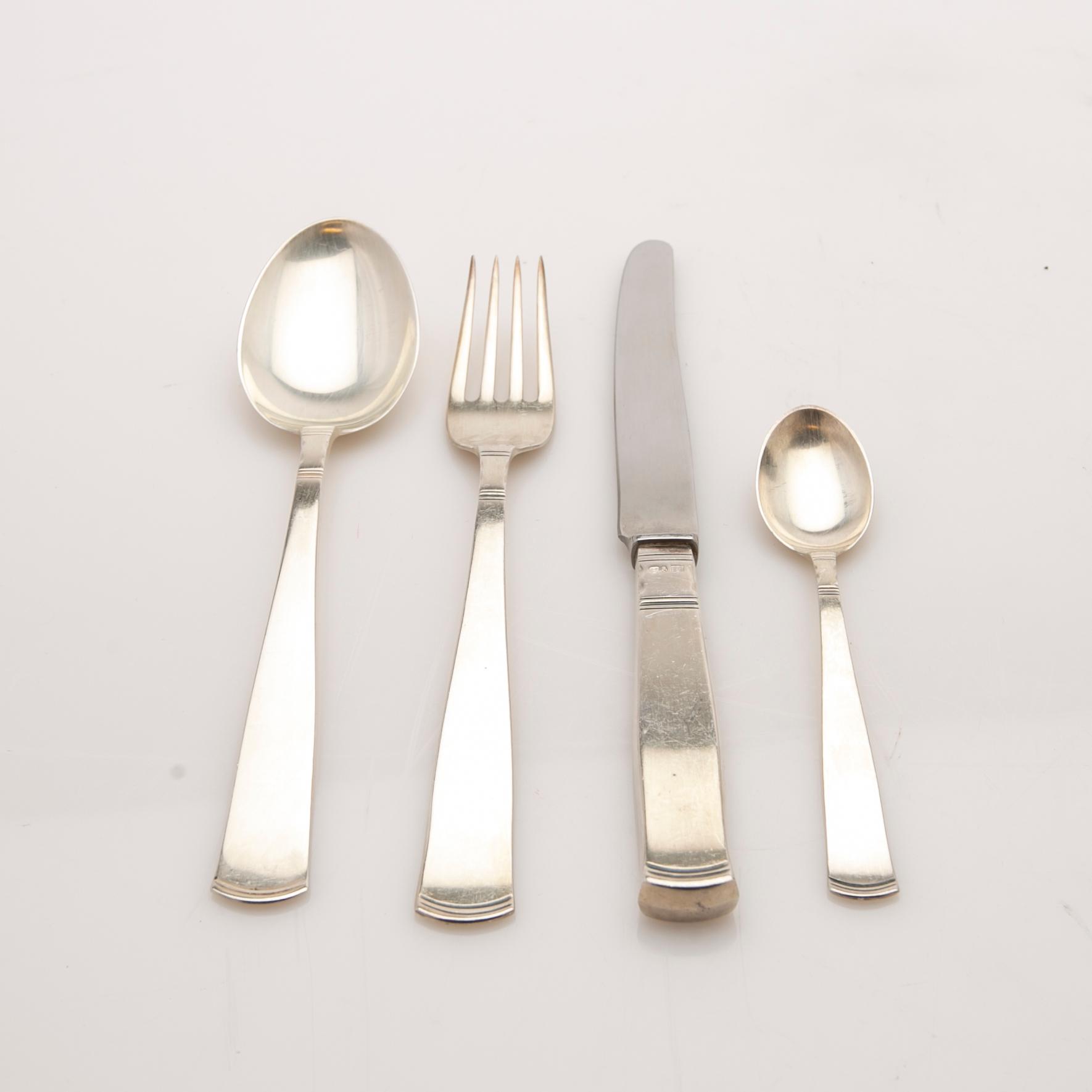 Jacob Ängman, Bestickuppsättning, 48 delar, silver, modell "Rosenholm", GAB, Eskilstuna och Stockholm, 1900-talets andra hälft.