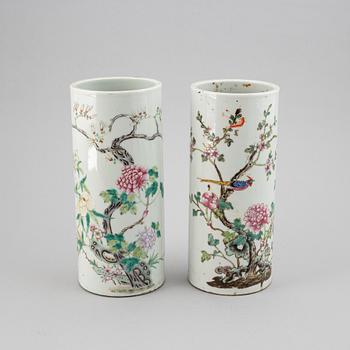 Two Chinese vases, 20th Century.
