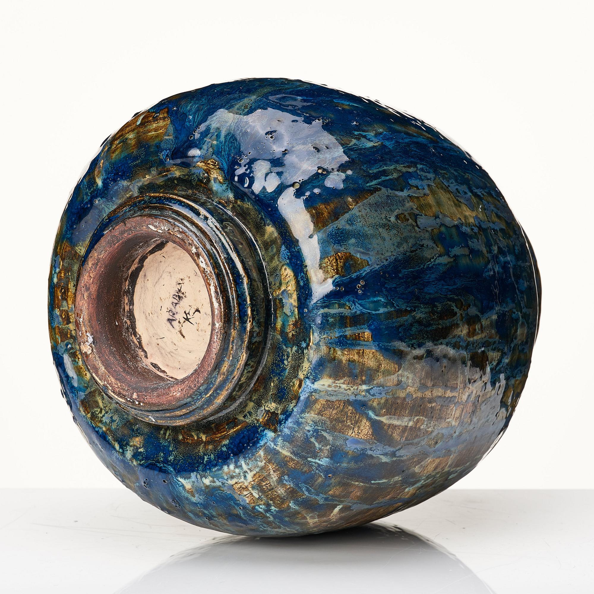 Kyllikki Salmenhaara, a stoneware vase, Arabia, Finland probably 1950s.