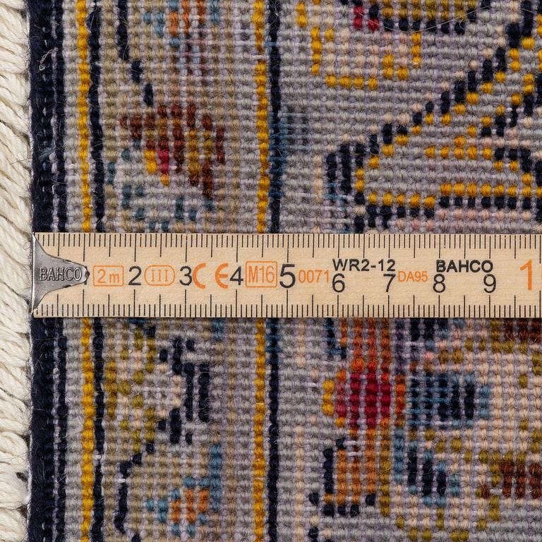 Carpet, Keshan, 375 x 265 cm.