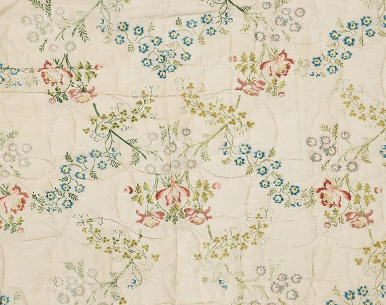 SILK BED COVER, quilted. Probably Swedish 18th century. 193 x 170 cm.
