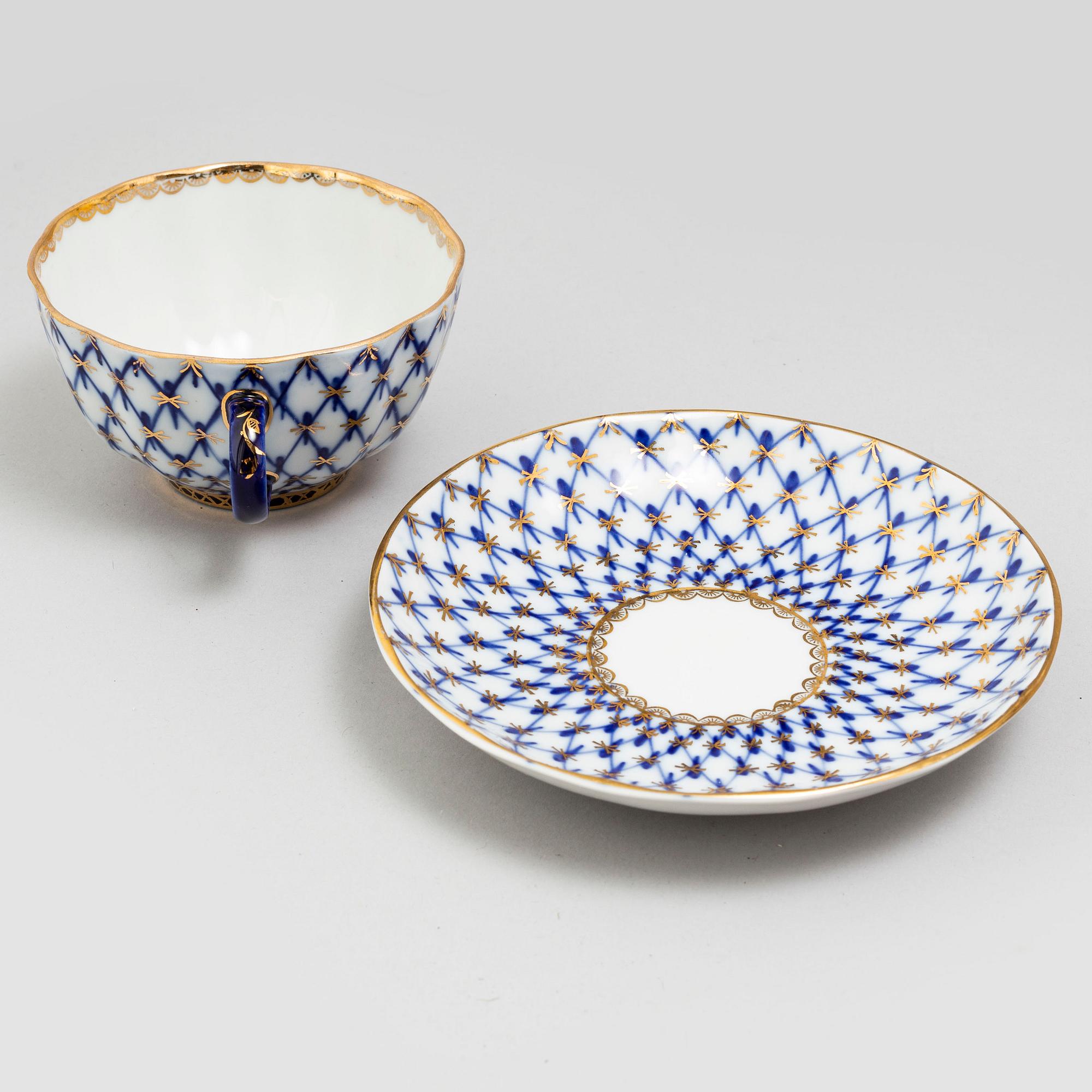 KAFFESERVIS, 45 delar, porslin, "Cobalt Net" Lomonosov, Ryssland/Sovjetunionen, 1900-talets andra hälft.