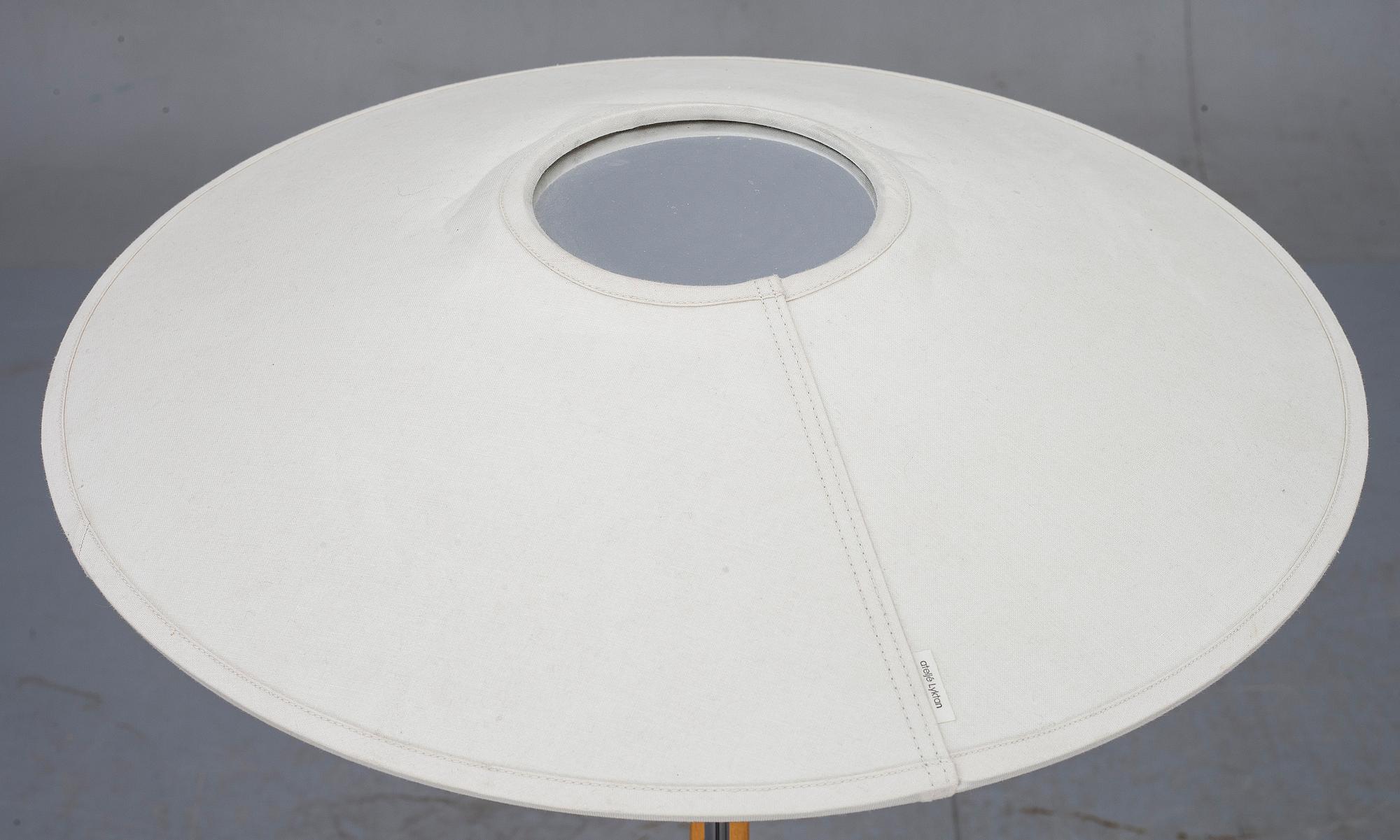 GOLVLAMPOR, 2 st snarlika. "Hockey" Ateljé Lyktan.