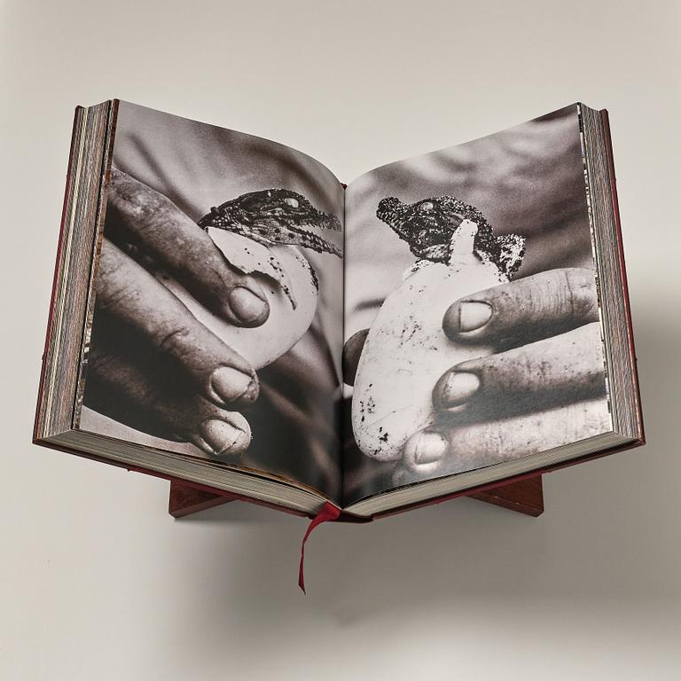 Peter Beard, "Peter Beard, Collectors Edition", 2006.