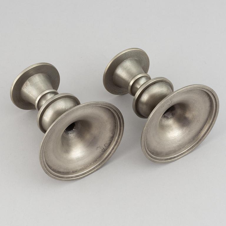 Edvin Ollers, a pair of pewter candlesticks, Schreuder & Olsson, Stockholm 1973.